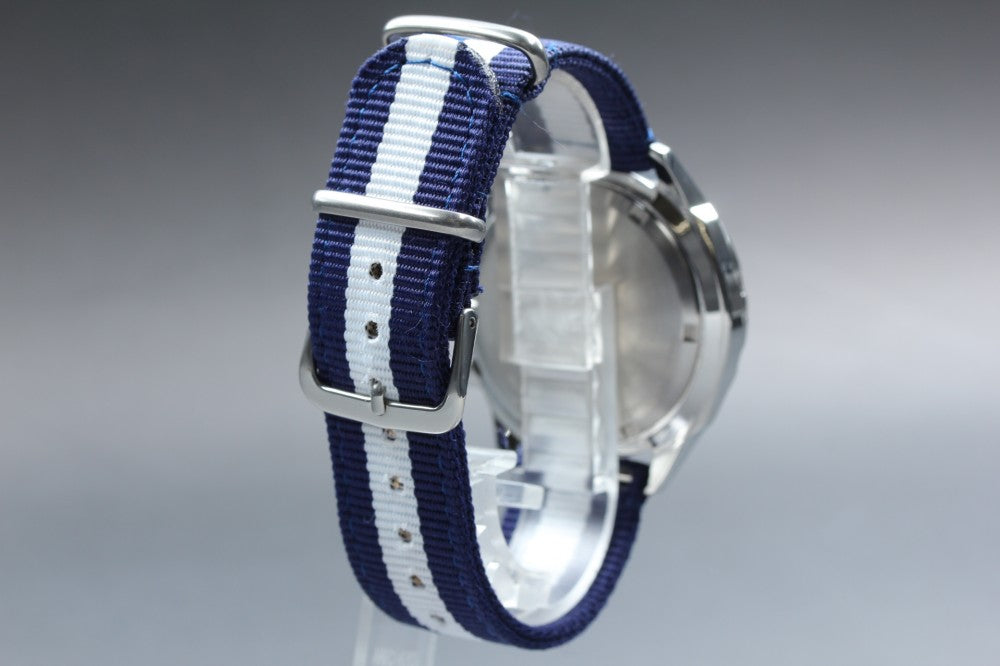 Near MINT CITIZEN Eco-Drive H500-002C602 White Solar Quartz 43mm Men's Watch