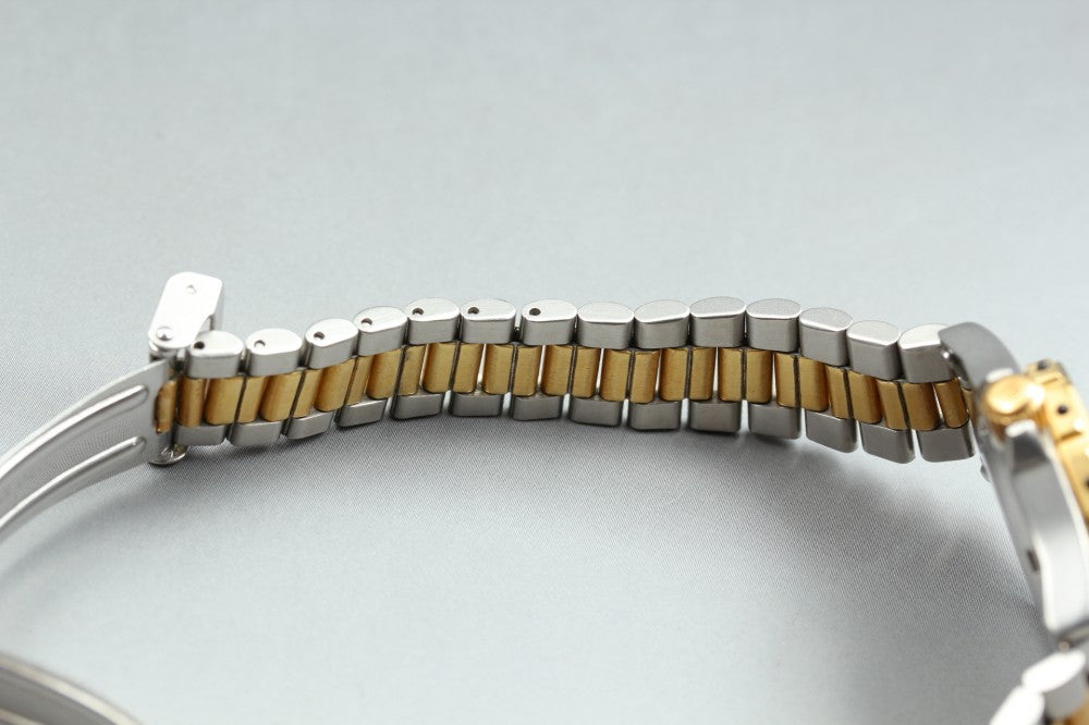 Near MINT TAG Heuer Professional 3000 934.208 Silver Quartz 30mm Ladies Watch