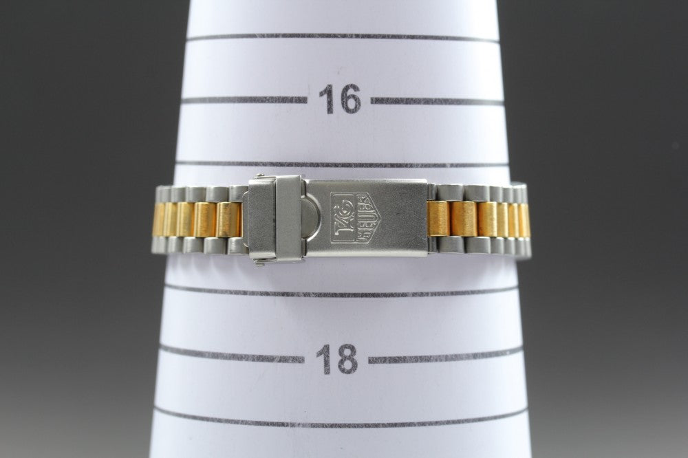 Near MINT TAG Heuer Professional 3000 934.208 Silver Quartz 30mm Ladies Watch