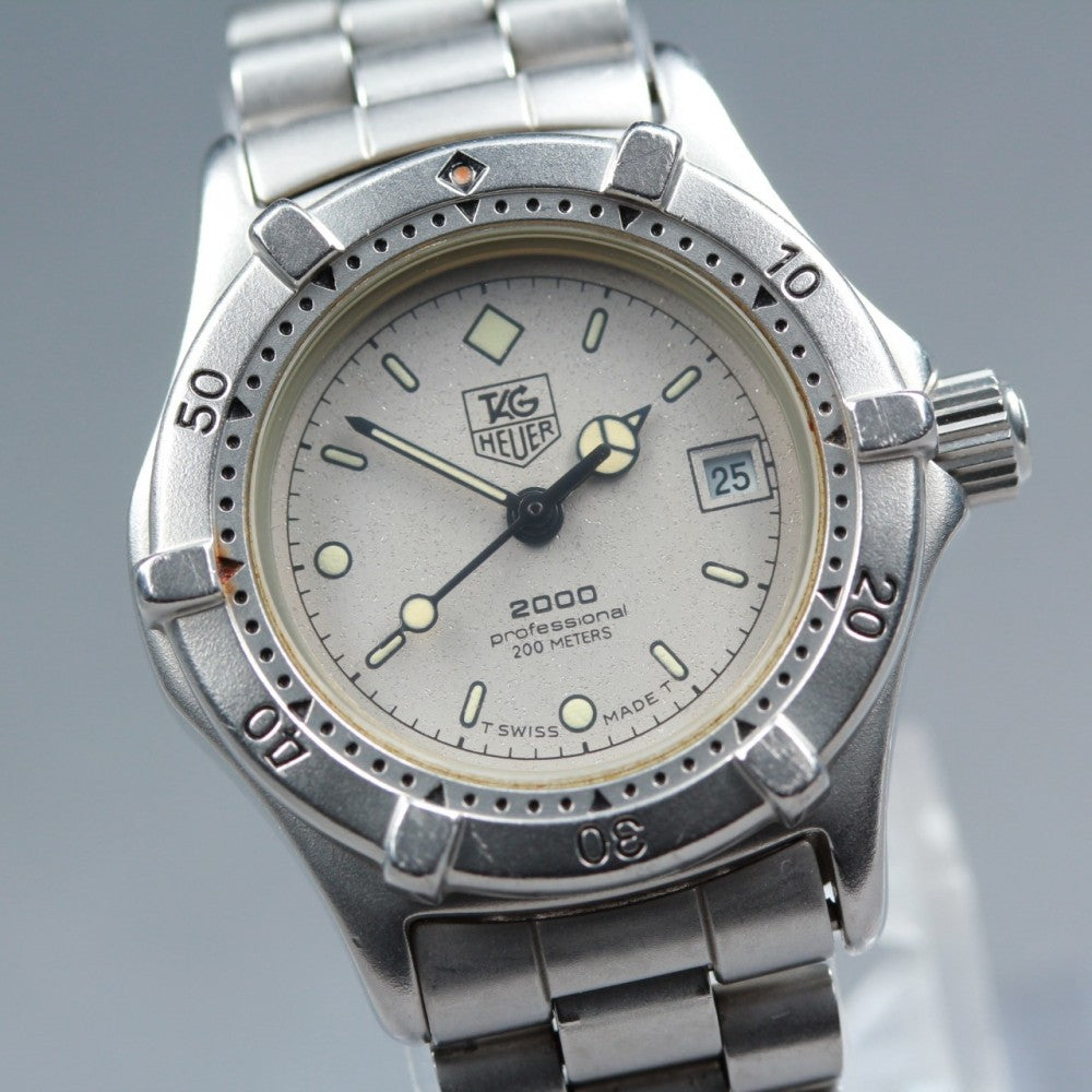 Near MINT TAG Heuer Professional 2000 962.208 Silver Quartz 28mm Ladies Watch