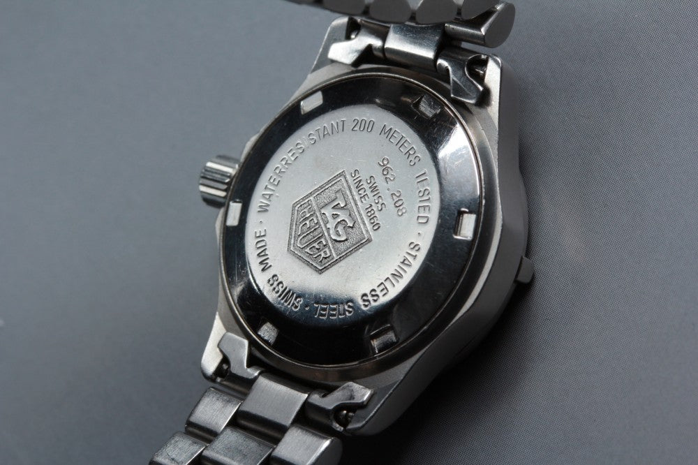 Near MINT TAG Heuer Professional 2000 962.208 Silver Quartz 28mm Ladies Watch