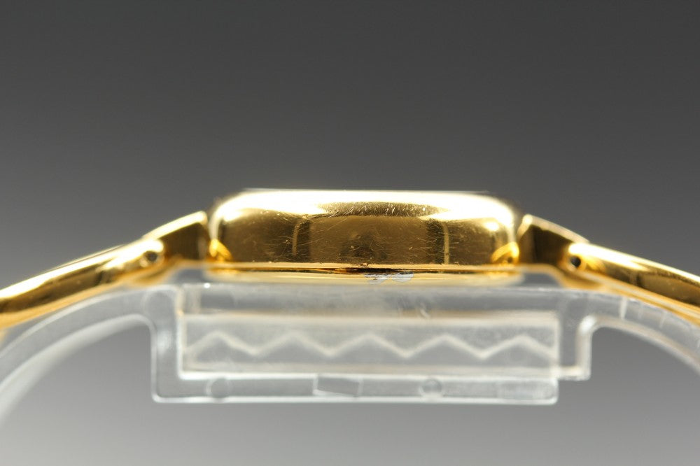 GUCCI 1600 Gold Quartz 26mm Ladies Watch