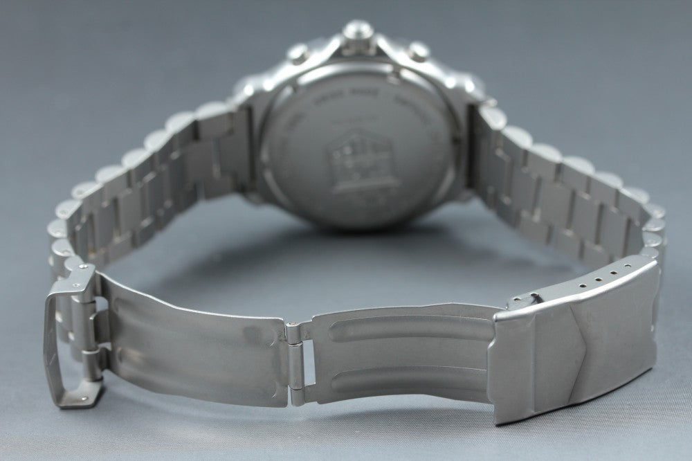 Near MINT TAG Heuer Formula 1 CA1212-R0 Silver Quartz 39mm Men's Watch