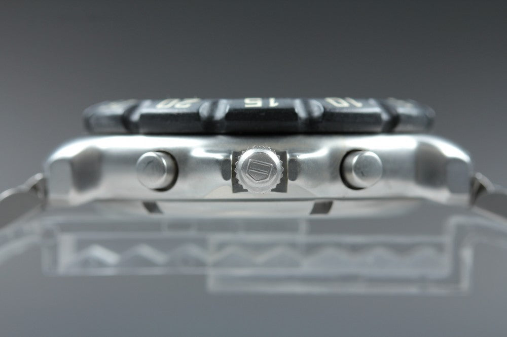 Near MINT TAG Heuer Formula 1 CA1212-R0 Silver Quartz 39mm Men's Watch