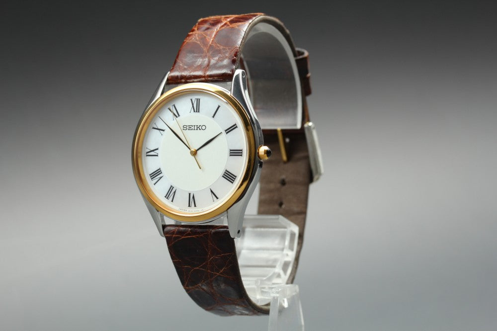 Near MINT SEIKO Dolce 8J41-0AJ0 Silver/White Quartz 32.8mm Men's Watch