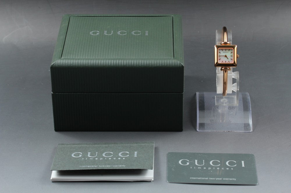 Near MINT GUCCI 1900L Mother of Pearl Quartz 20mm Ladies Watch
