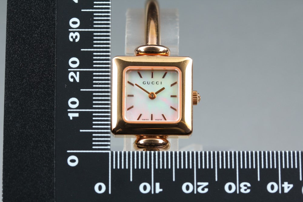 Near MINT GUCCI 1900L Mother of Pearl Quartz 20mm Ladies Watch