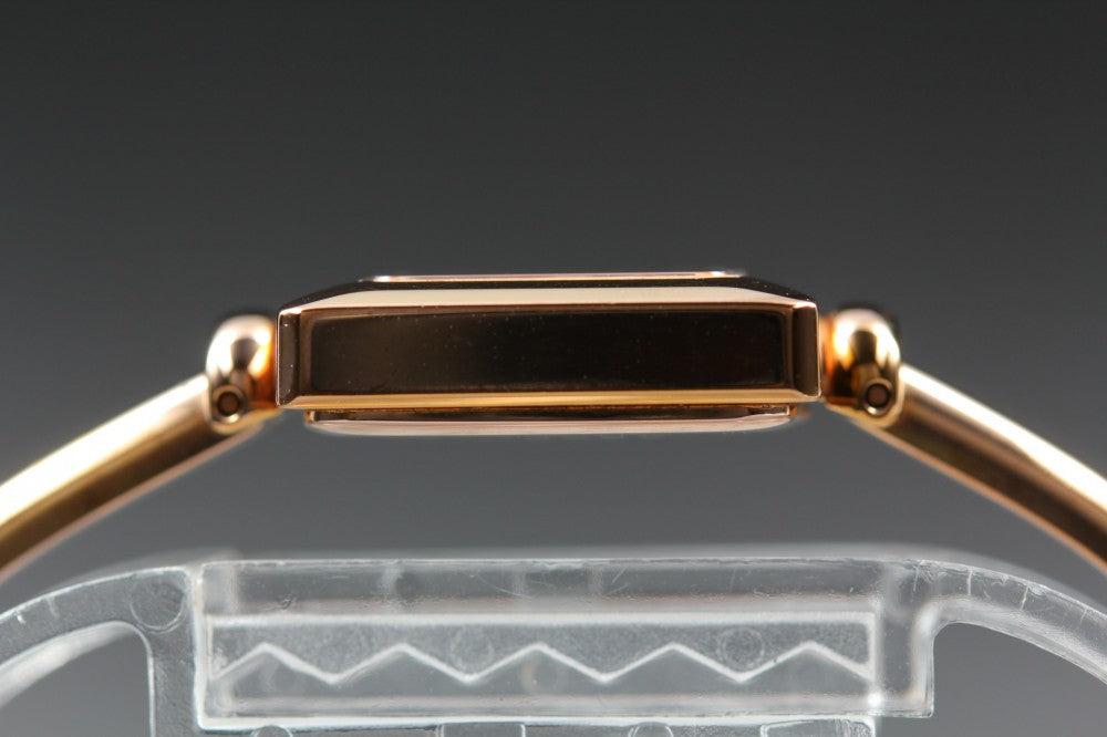 Near MINT GUCCI 1900L Mother of Pearl Quartz 20mm Ladies Watch