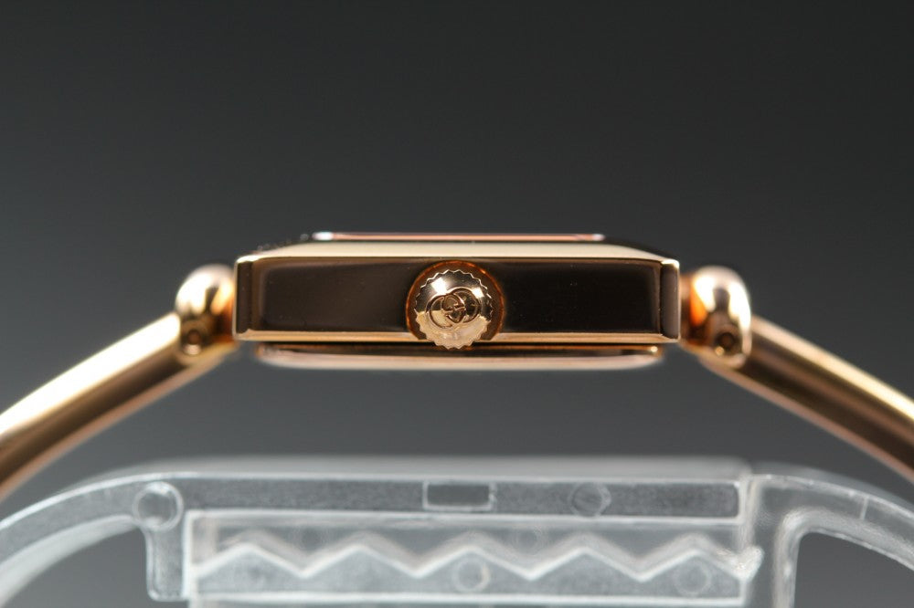 Near MINT GUCCI 1900L Mother of Pearl Quartz 20mm Ladies Watch