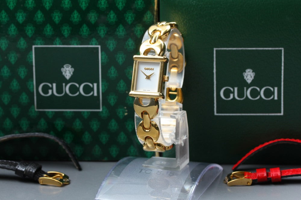 Near MINT GUCCI 1800L White Quartz 16.5mm Ladies Watch