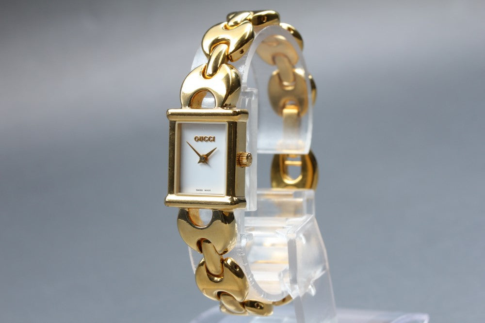 Near MINT GUCCI 1800L White Quartz 16.5mm Ladies Watch