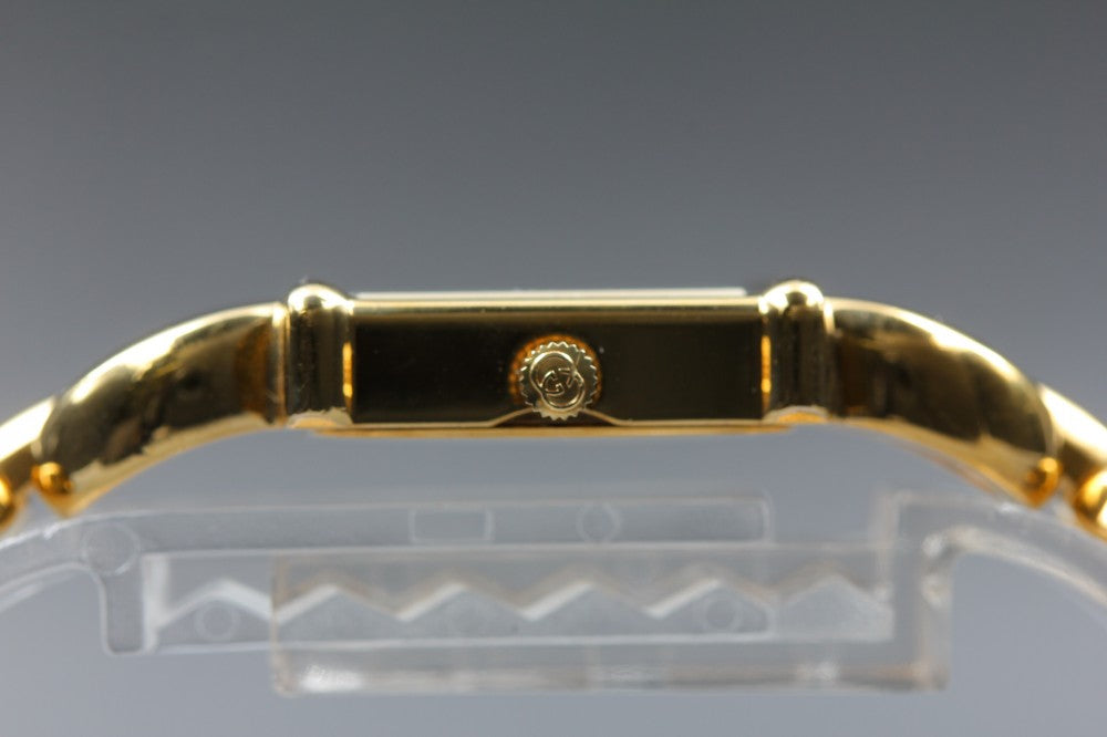 Near MINT GUCCI 1800L White Quartz 16.5mm Ladies Watch