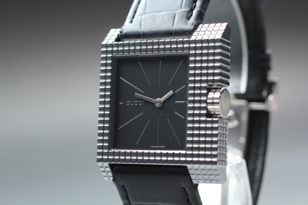 Near MINT GUCCI 7100M Black Quartz 30.6mm Men's Watch