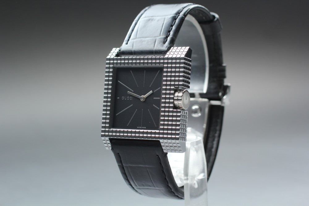 Near MINT GUCCI 7100M Black Quartz 30.6mm Men's Watch