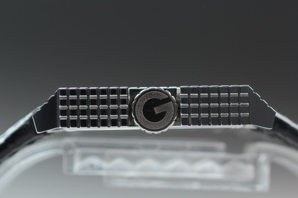 Near MINT GUCCI 7100M Black Quartz 30.6mm Men's Watch