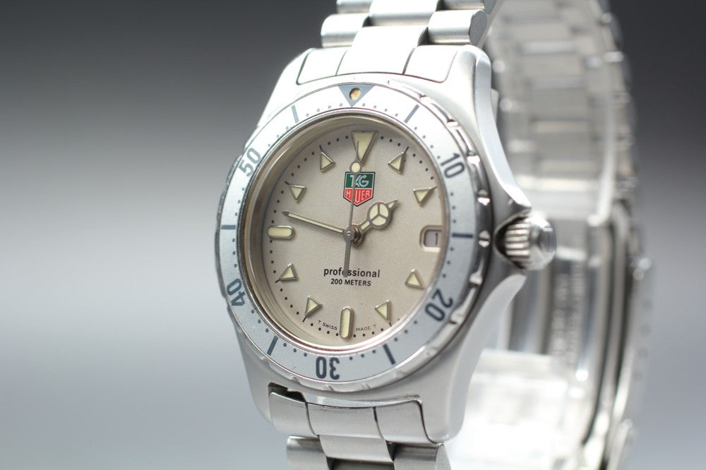 Near MINT TAG Heuer 2000 Professional 972.013-2 Silver Quartz 31.7mm Men's Watch
