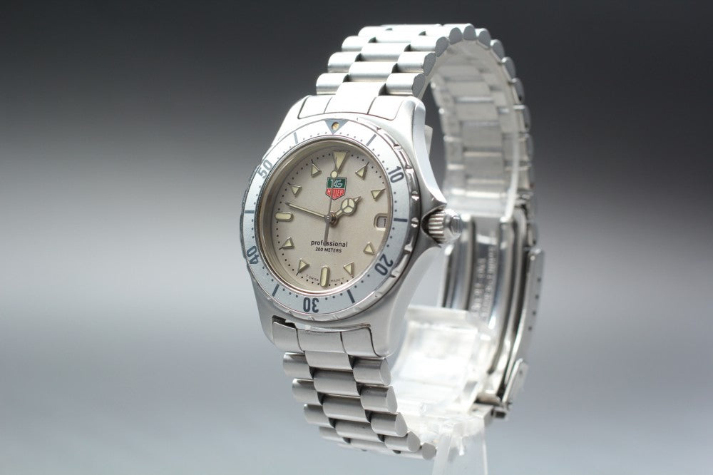 Near MINT TAG Heuer 2000 Professional 972.013-2 Silver Quartz 31.7mm Men's Watch