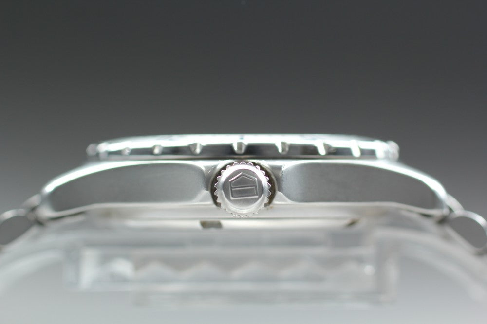 Near MINT TAG Heuer 2000 Professional 972.013-2 Silver Quartz 31.7mm Men's Watch
