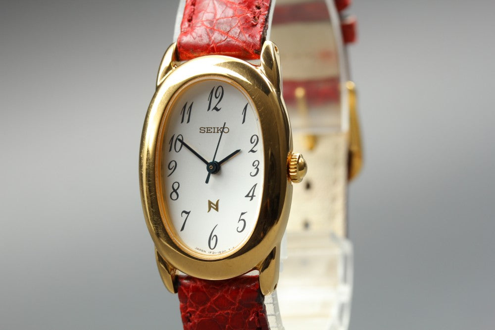 Near MINT SEIKO Noie 1F21-5B70 White Quartz 21mm Ladies Watch 1999