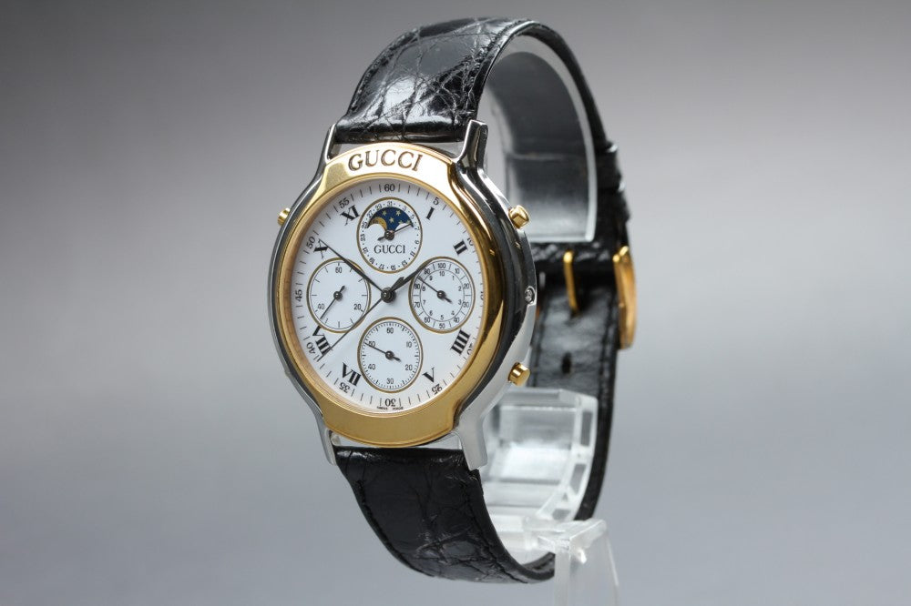 Near MINT GUCCI 8300 White Quartz 38mm Men's Watch