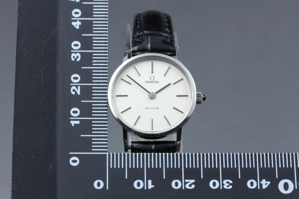 Near MINT OMEGA De Ville 511.0392 Cal.625 Silver Manual 24mm Ladies Watch 1977