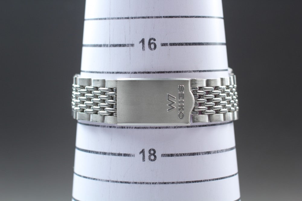 SEIKO Lord Matic 5601-9000 Silver Auto 35.5mm Men's Watch 1973