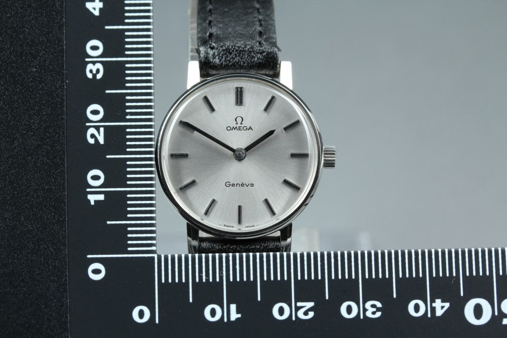 Near MINT OMEGA Geneve 511.0410 Cal.625 Silver Manual 25mm Ladies Watch 1975