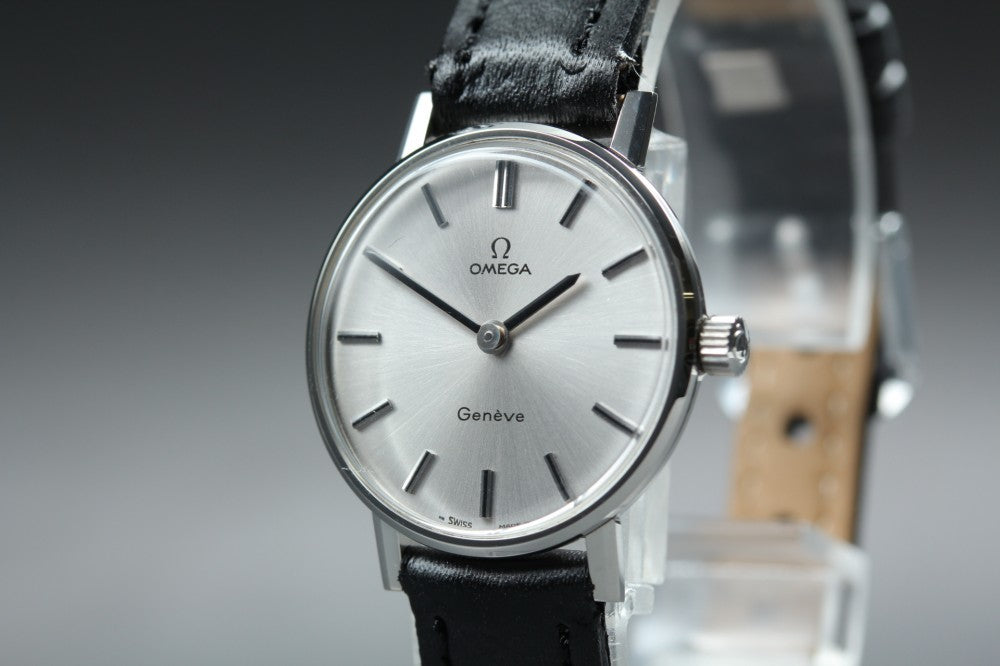 Near MINT OMEGA Geneve 511.0410 Cal.625 Silver Manual 25mm Ladies Watch 1975