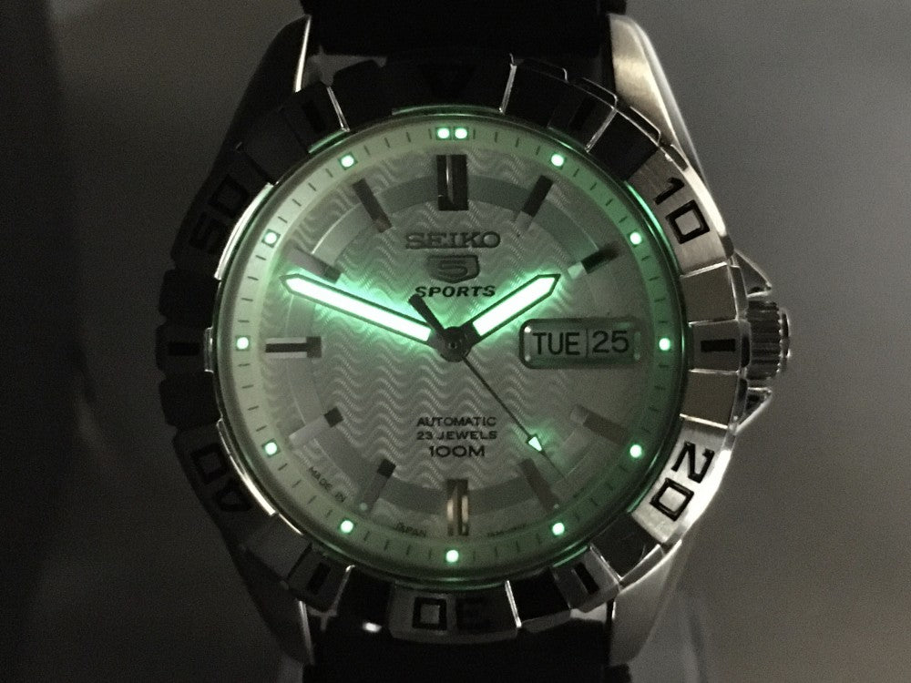 Near MINT SEIKO SEIKO 5 Sports 7S36-04L0 Silver Auto 38.4mm Men's Watch