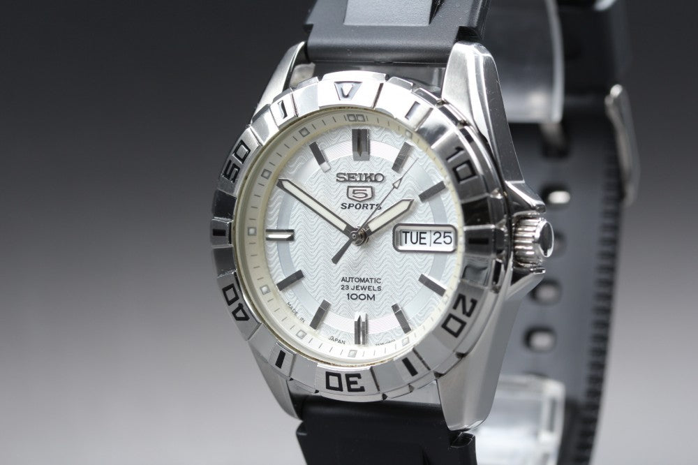 Near MINT SEIKO SEIKO 5 Sports 7S36-04L0 Silver Auto 38.4mm Men's Watch
