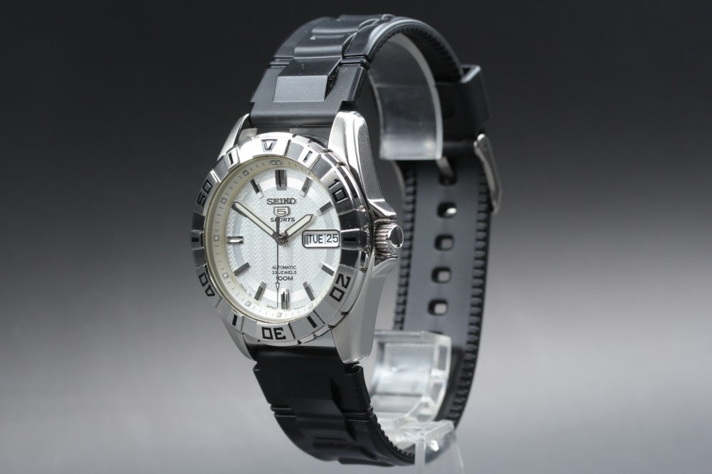 Near MINT SEIKO SEIKO 5 Sports 7S36-04L0 Silver Auto 38.4mm Men's Watch