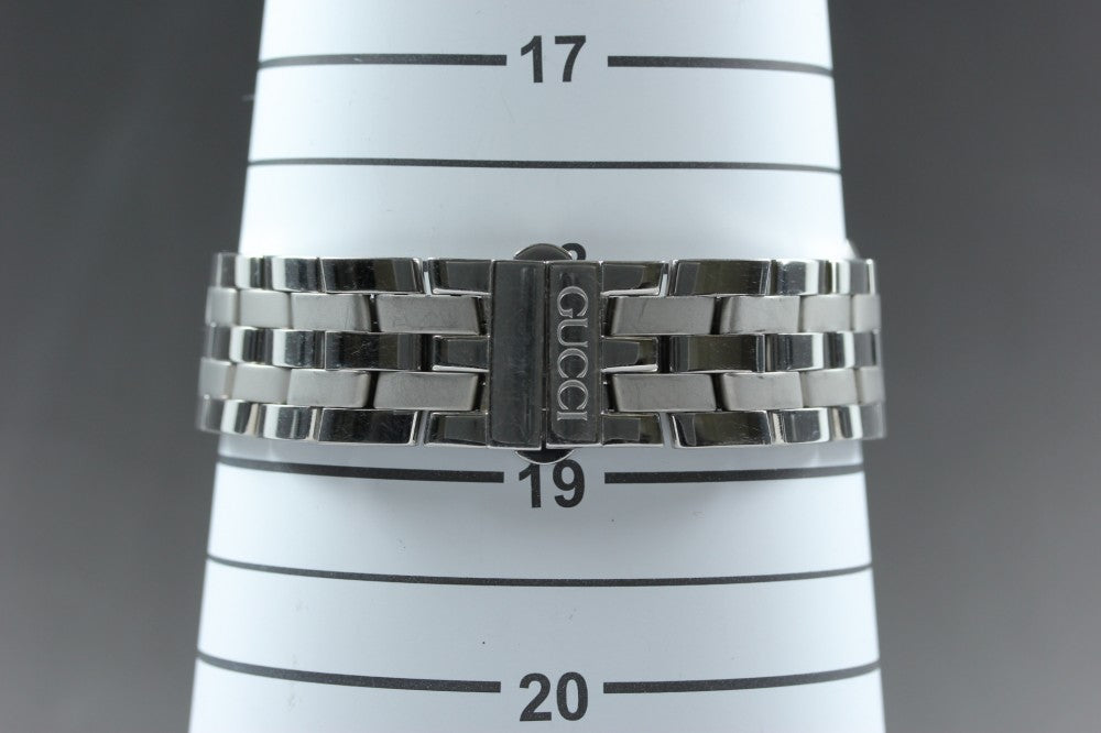 Near MINT GUCCI 5500M White Quartz 34.2mm Men's Watch