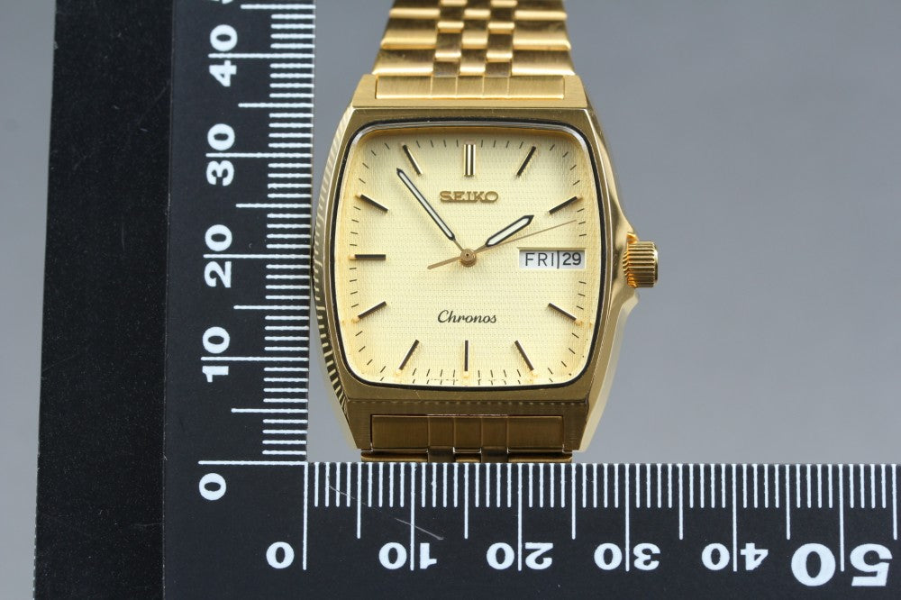 Near MINT SEIKO Chronos 5H23-5110 Gold Quartz 29.7mm Unisex Watch