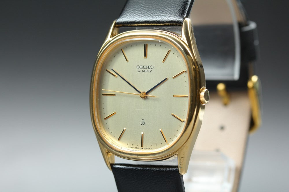 Near MINT SEIKO Chariot 5931-5500 Gold Quartz 28.6mm Men's Watch 1983