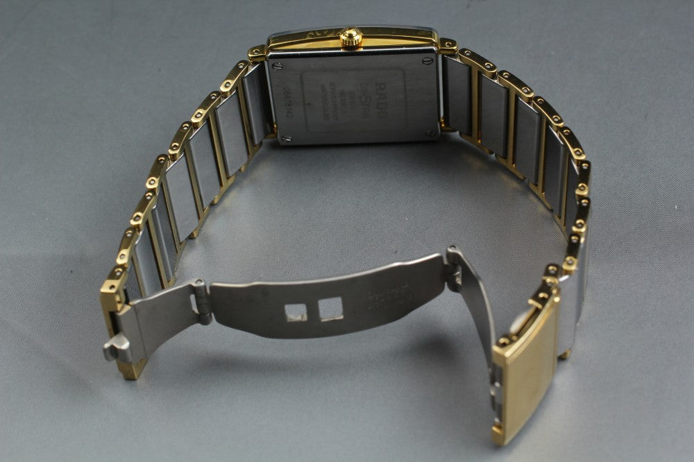 Near MINT RADO Diastar 160.0381.3 Silver Quartz 24mm Ladies Watch