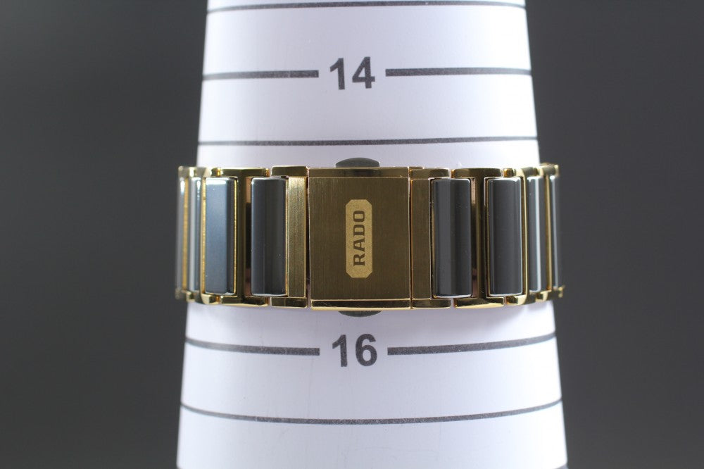 Near MINT RADO Diastar 160.0381.3 Silver Quartz 24mm Ladies Watch