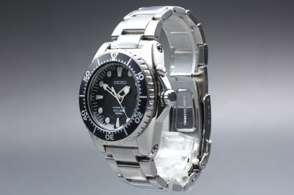 Near MINT SEIKO Kinetic Scuba 200m 5M62-0BL0 Black Quartz 41.4mm Men's Watch