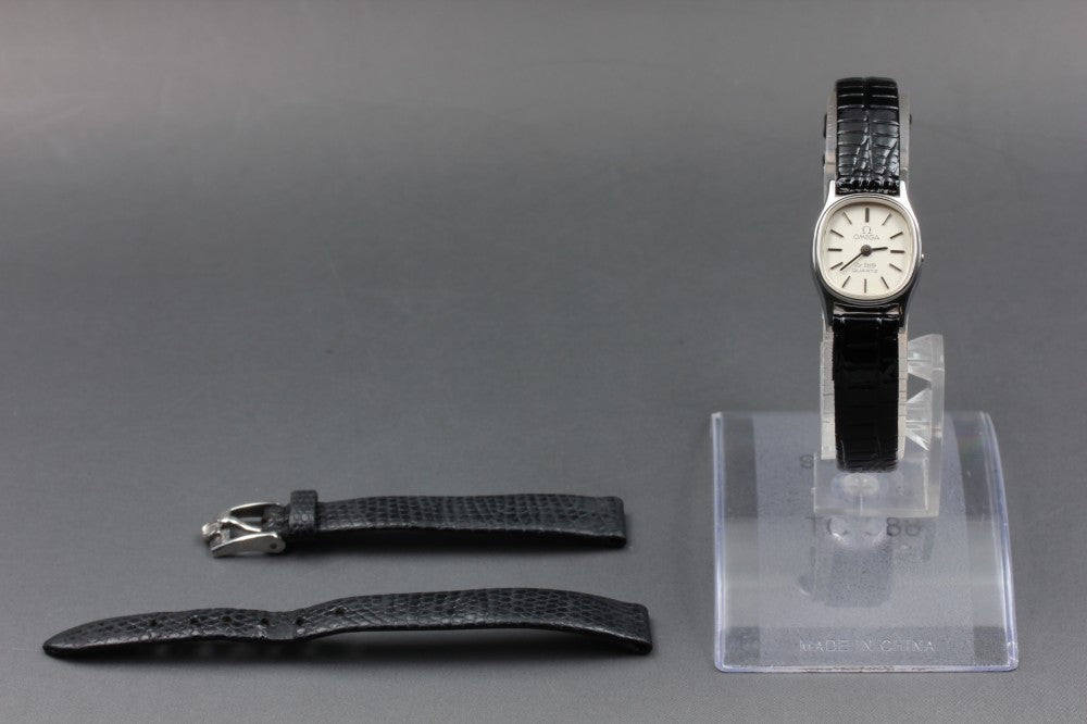 Near MINT OMEGA De Ville Cal.1353 Silver Quartz 17.6mm Ladies Watch