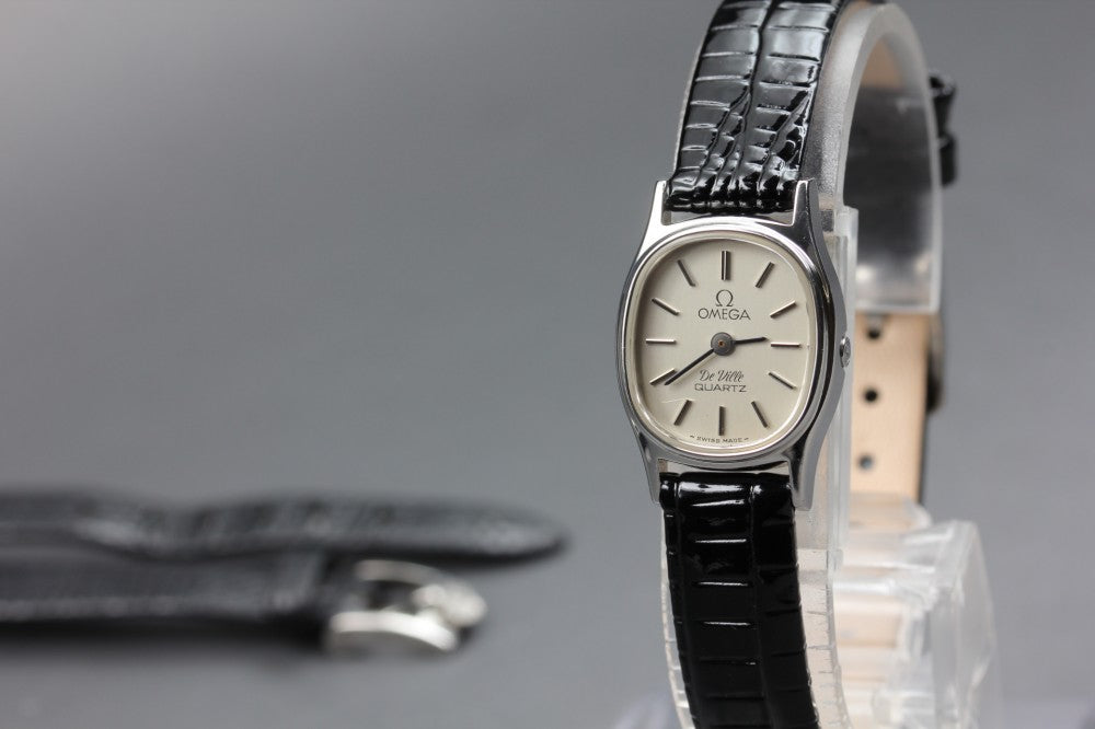 Near MINT OMEGA De Ville Cal.1353 Silver Quartz 17.6mm Ladies Watch