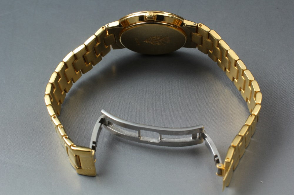GUCCI 3300.2.M Gold Quartz 33mm Men's Watch