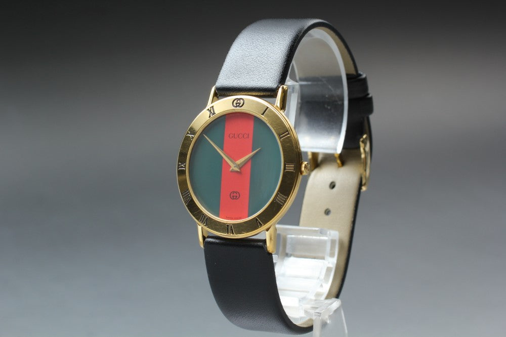 Near MINT GUCCI 3000M Red Quartz 33mm Men's Watch