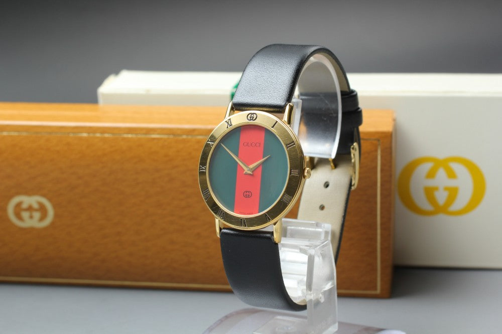Near MINT GUCCI 3000M Red Quartz 33mm Men's Watch