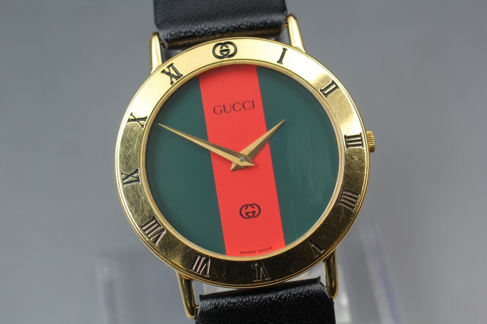 Near MINT GUCCI 3000M Red Quartz 33mm Men's Watch