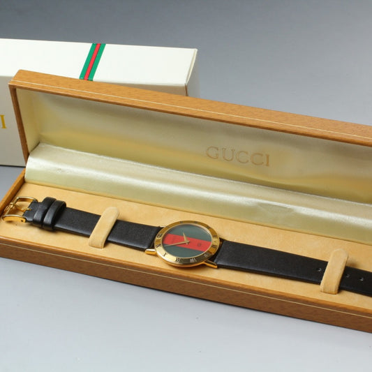 Near MINT GUCCI 3000M Red Quartz 33mm Men's Watch