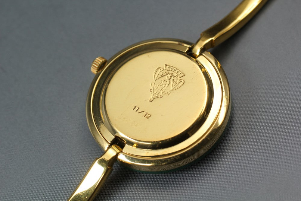 Near MINT GUCCI Change Bezel 11/12 White Quartz 25.7mm Ladies Watch