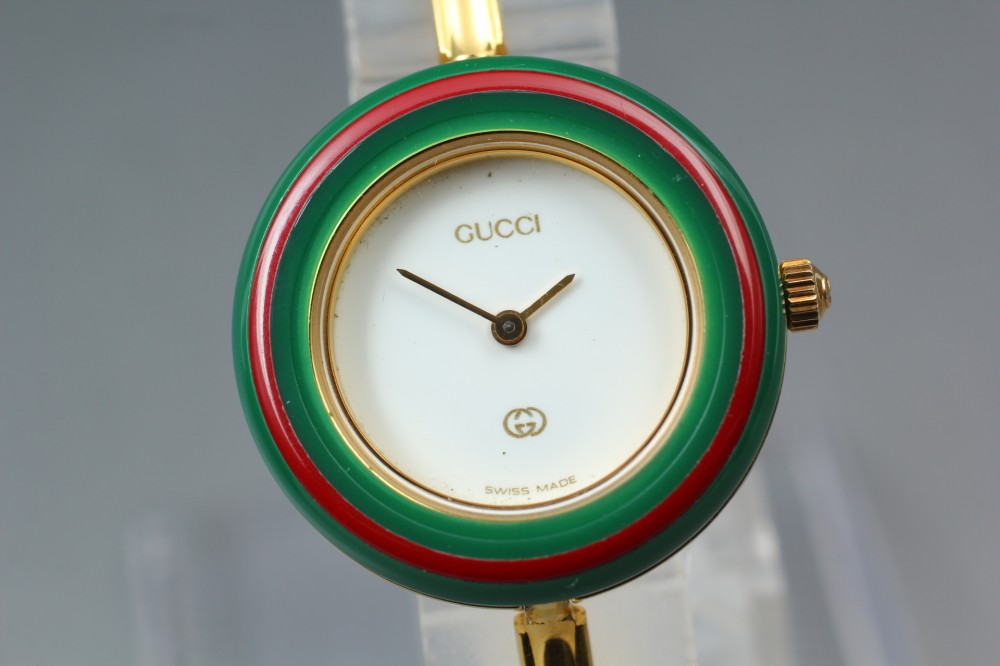 Near MINT GUCCI Change Bezel 11/12 White Quartz 25.7mm Ladies Watch