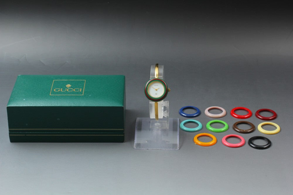 Near MINT GUCCI Change Bezel 11/12 White Quartz 25.7mm Ladies Watch
