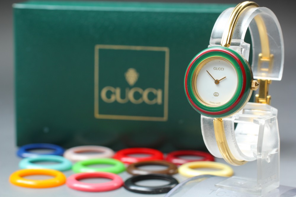 Near MINT GUCCI Change Bezel 11/12 White Quartz 25.7mm Ladies Watch