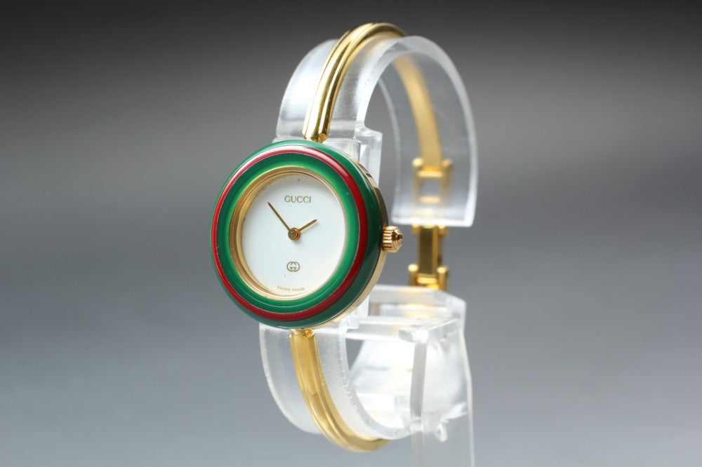 Near MINT GUCCI Change Bezel 11/12 White Quartz 25.7mm Ladies Watch
