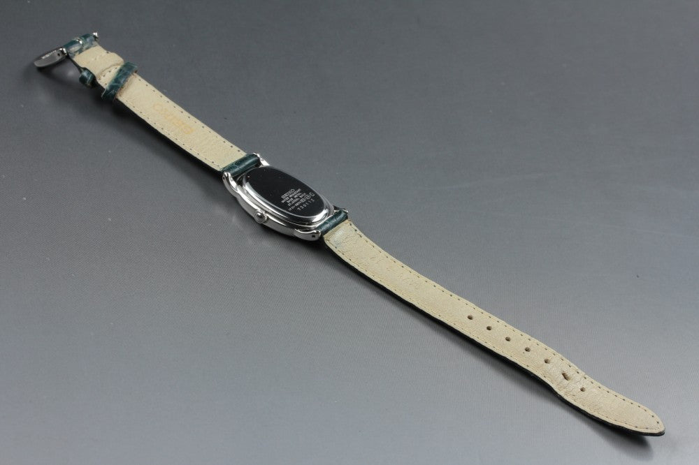 Near MINT SEIKO Noie 1F21-5B70 White Quartz 20.8mm Ladies Watch 1997